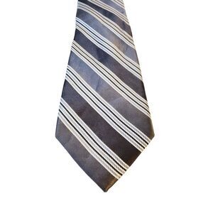 Club Room Striped Men's 100% Silk Neck Tie Black Gray White. One Size